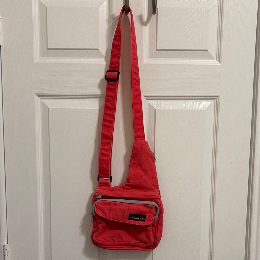 Kavu Light Red Crossbody Sling Bag